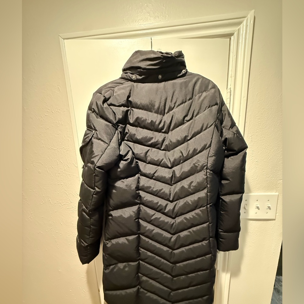 Eddie Bauer Women's Black Puffer Jacket - Picture 8 of 15